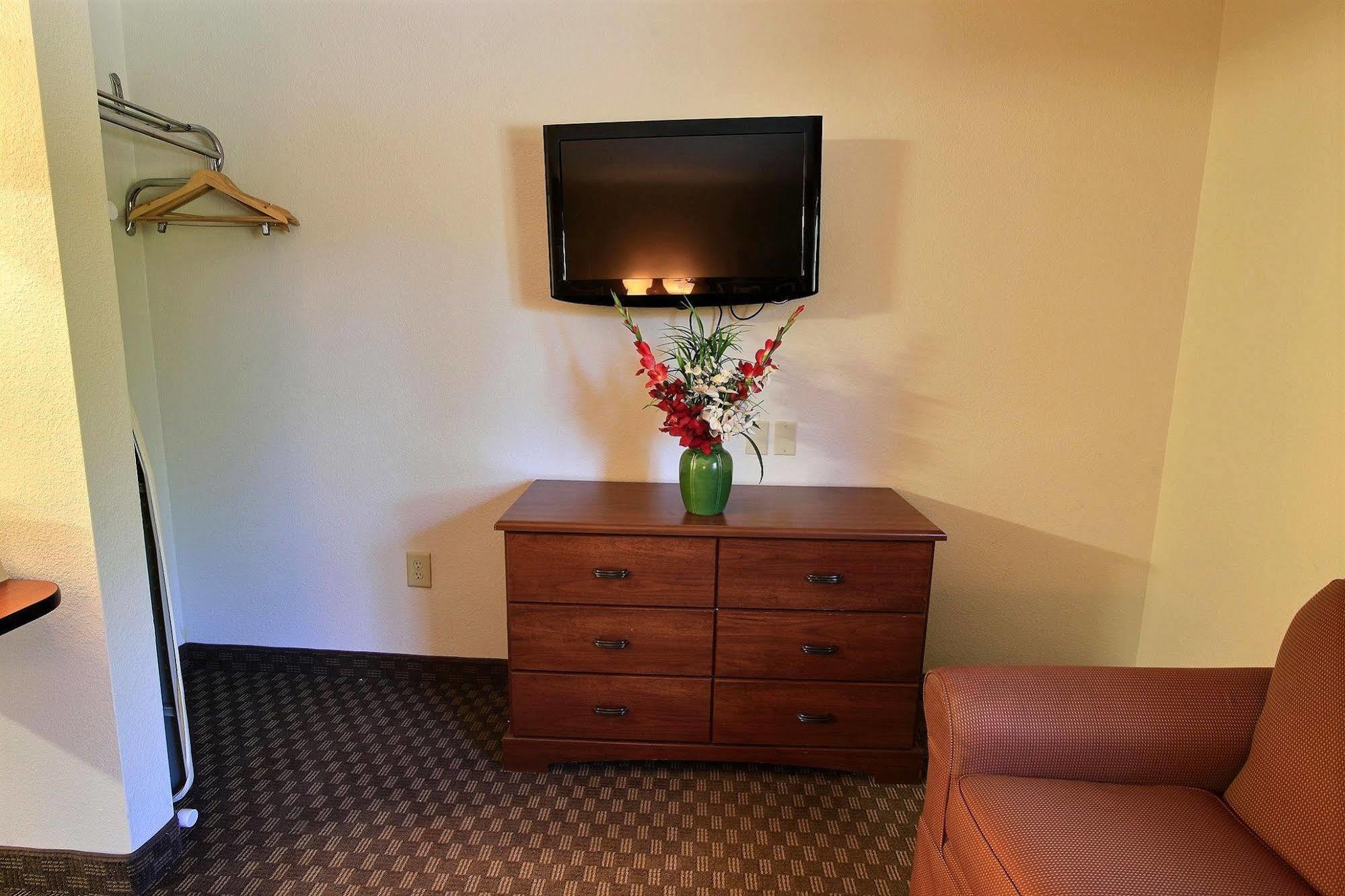 Intown Suites Extended Stay Newport News Va - I-64 Dış mekan fotoğraf